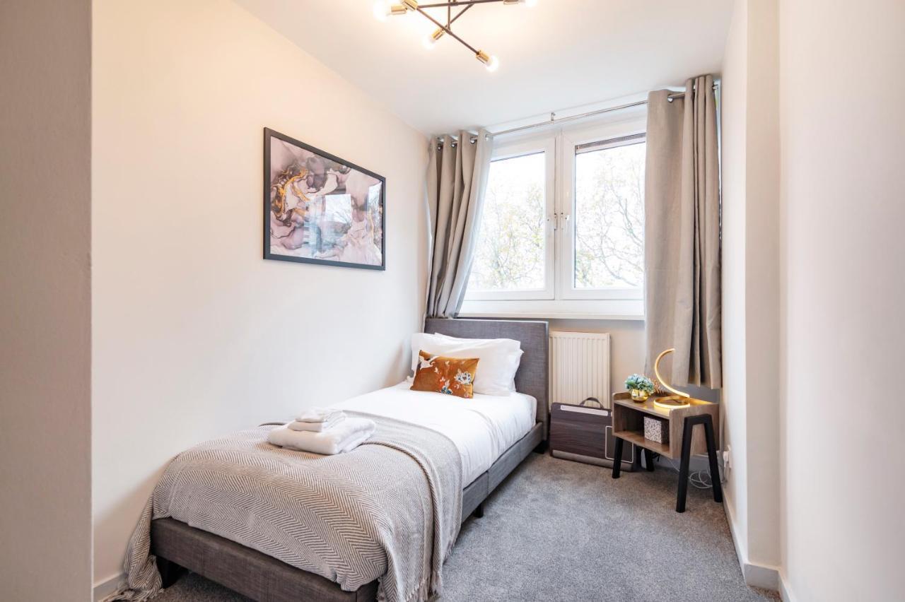 Lovely 4 Bedroom Flat In Wandsworth- London Exteriör bild