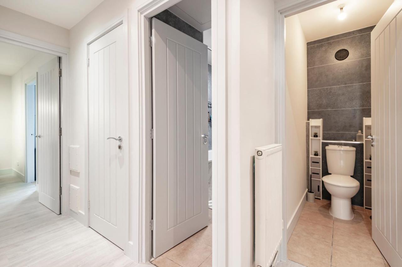 Lovely 4 Bedroom Flat In Wandsworth- London Exteriör bild
