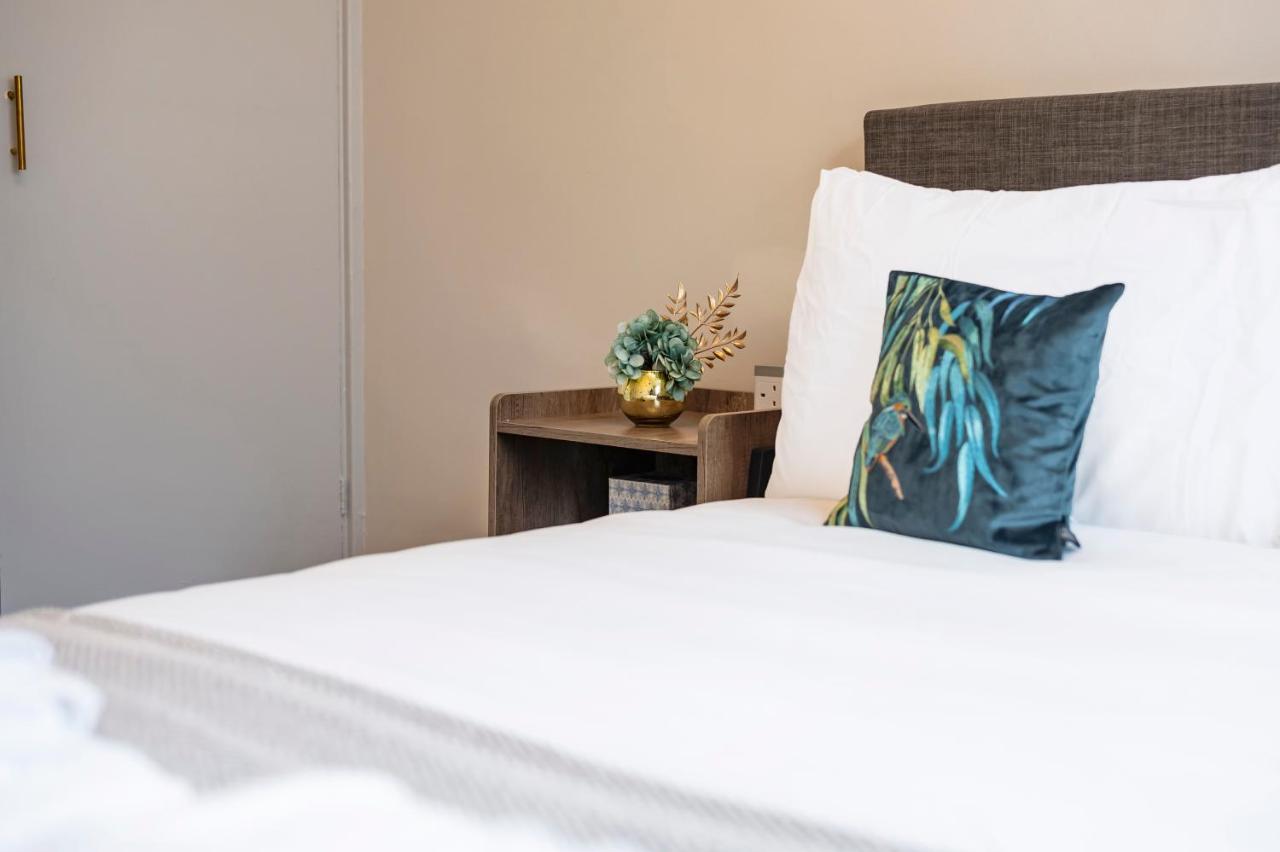 Lovely 4 Bedroom Flat In Wandsworth- London Exteriör bild