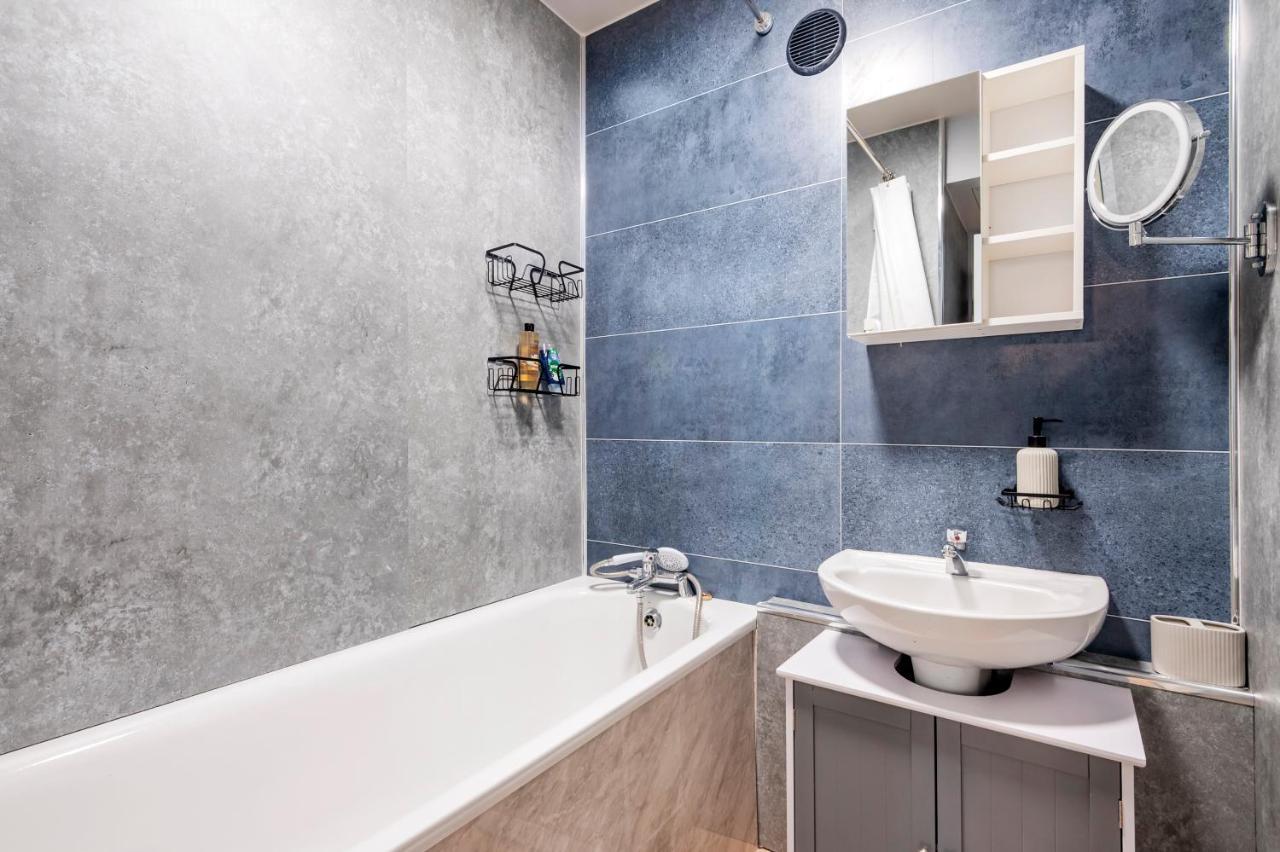 Lovely 4 Bedroom Flat In Wandsworth- London Exteriör bild